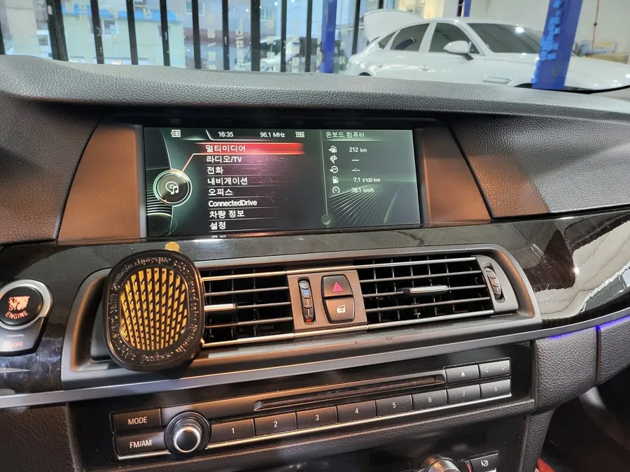 BMW 5 Series F10 android head unit - BMW 5 Series F10 Android Head Unit Review: Cost & Upgrade photo 4