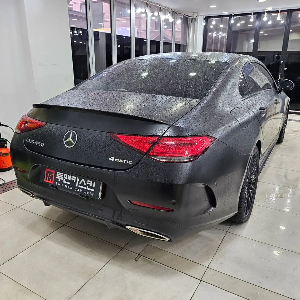 メルセデス・ベンツ CLS 450のカーラッピング事例:サテンブラックとPPF 施工写真 3-2