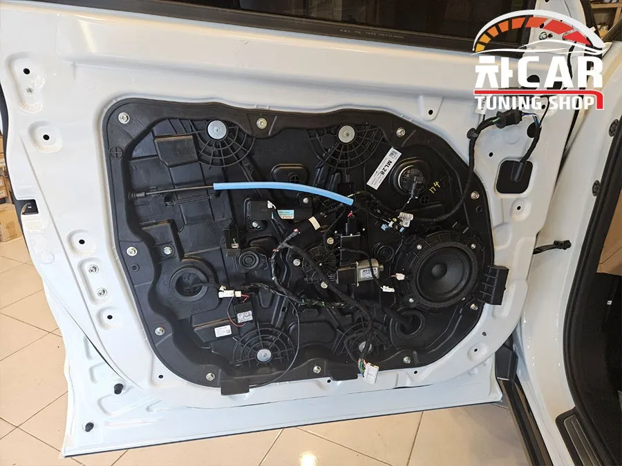 KG Mobility Actyon lighting upgrade - KGM SsangYong Actyon Door Spot LED Upgrade Review photo 4