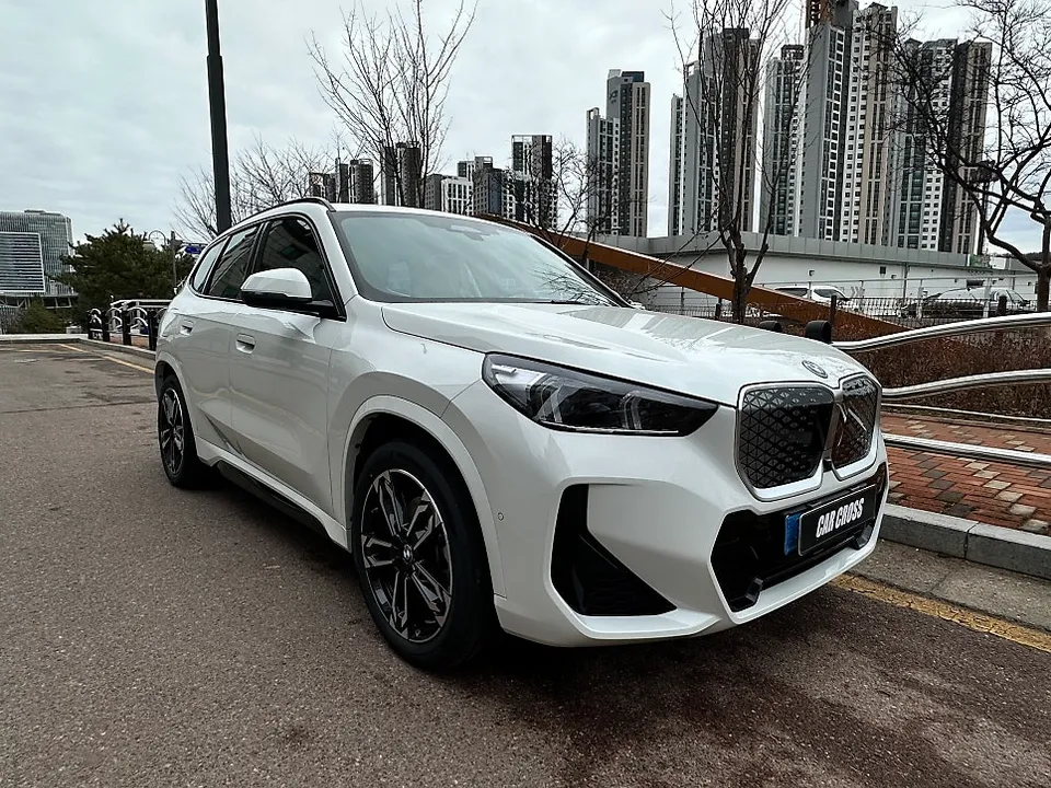 BMW iX1 new car package - BMW iX1 New Car Package Review: Protection & Style photo 3