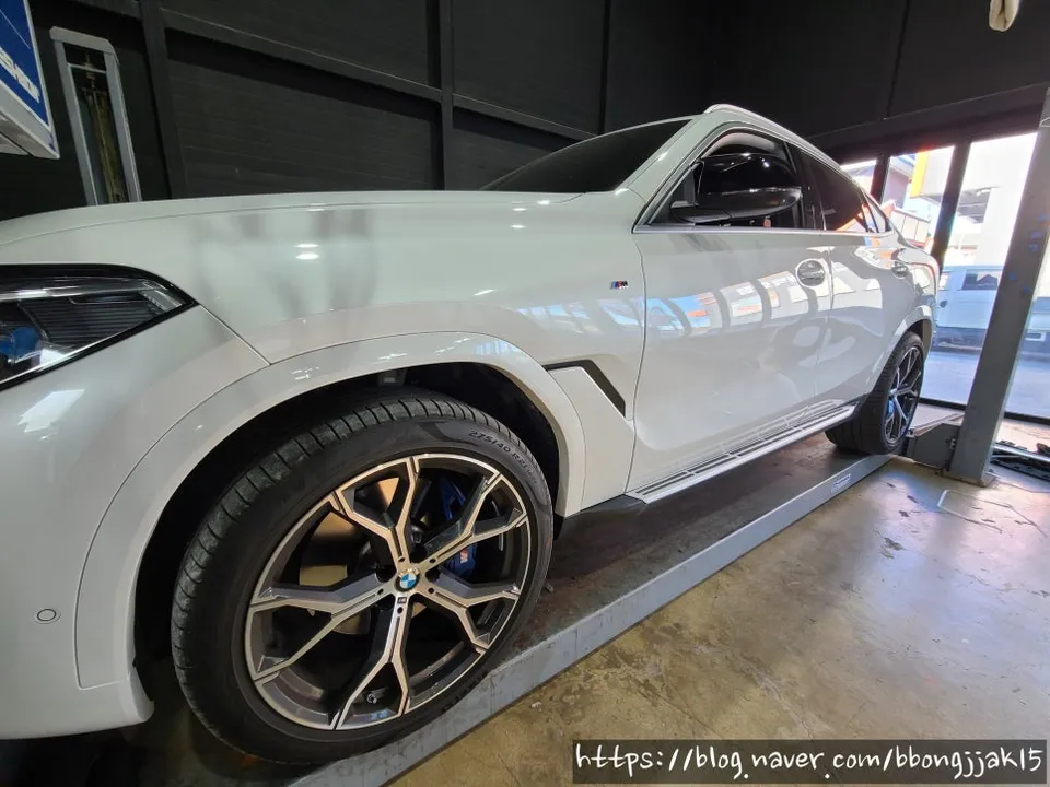 BMW X6 body kit - BMW X6 Body Kit Installation Review: Cost & Results photo 4