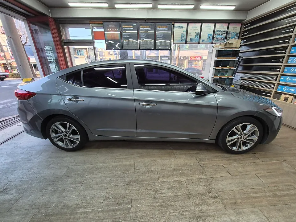 Hyundai Elantra Window Tinting Review — Improved Visibility photo 4