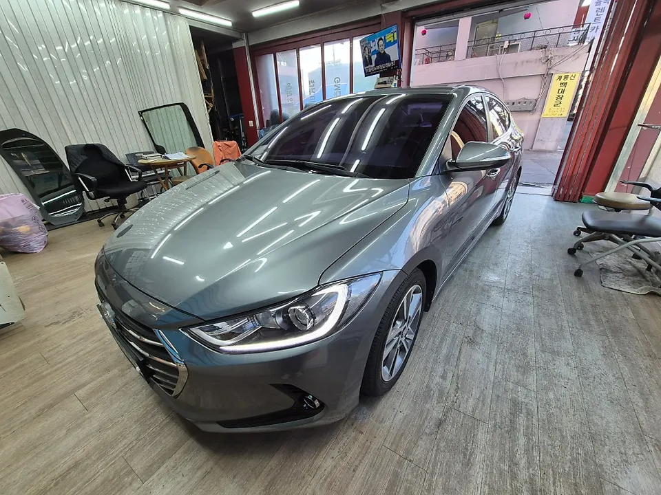 Hyundai Elantra window tinting - Hyundai Elantra Window Tinting Review — Improved Visibility photo 4
