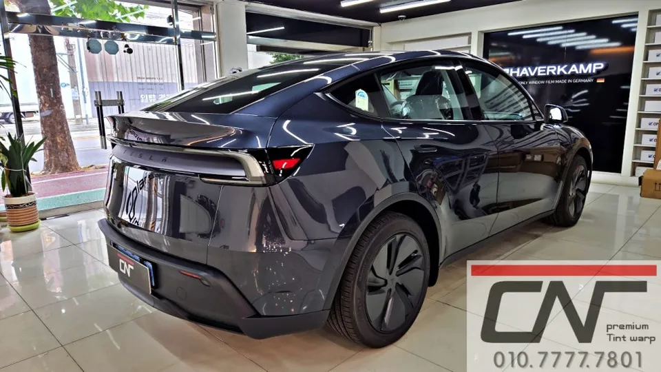 Tesla Model Y Juniperのカーフィルム施工事例 施工写真 3