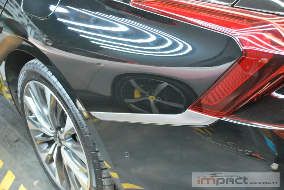 Kia K8のカーラッピング事例|クローム除去で洗練された印象に 施工写真 1-2