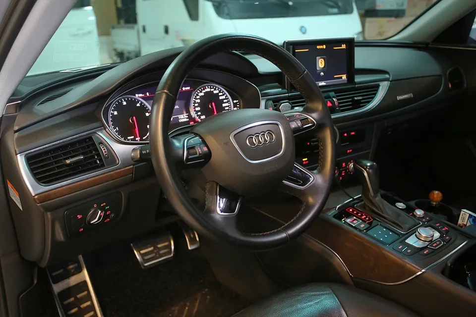 Audi A6のカーオーディオ施工事例 写真