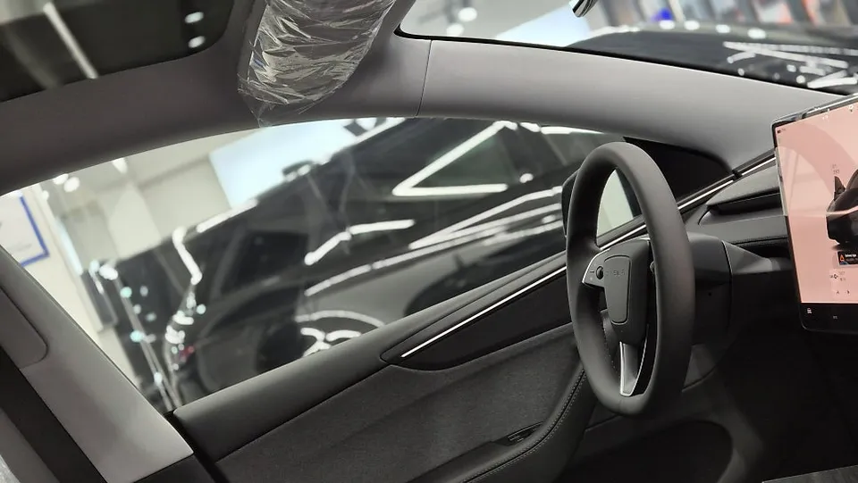 Tesla Model Y PPF施工事例|費用目安と仕上がり 施工写真 2-2