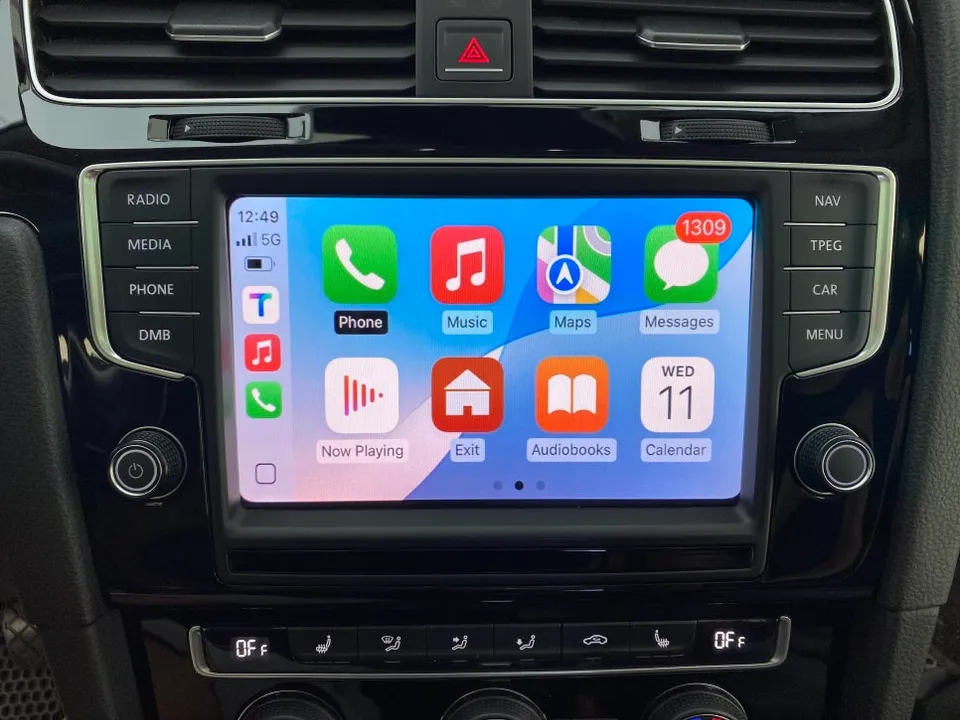 Volkswagen Golf 7th GenのAndroid Auto・CarPlay取付事例 施工写真 6