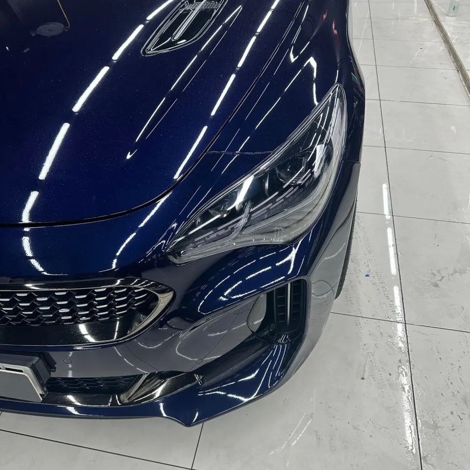 Kia Stinger PPF施工事例｜ヘッドライトの保護とドレスアップ 施工写真 2-1