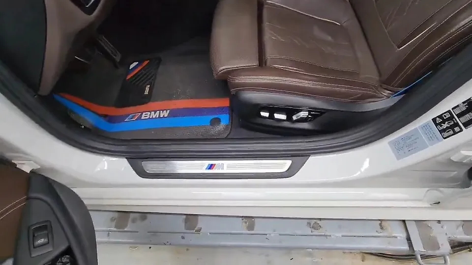 BMW 5 Series ambient lighting - BMW 5 Series Ambient Lighting Review - Enhanced Interior Mood photo 3