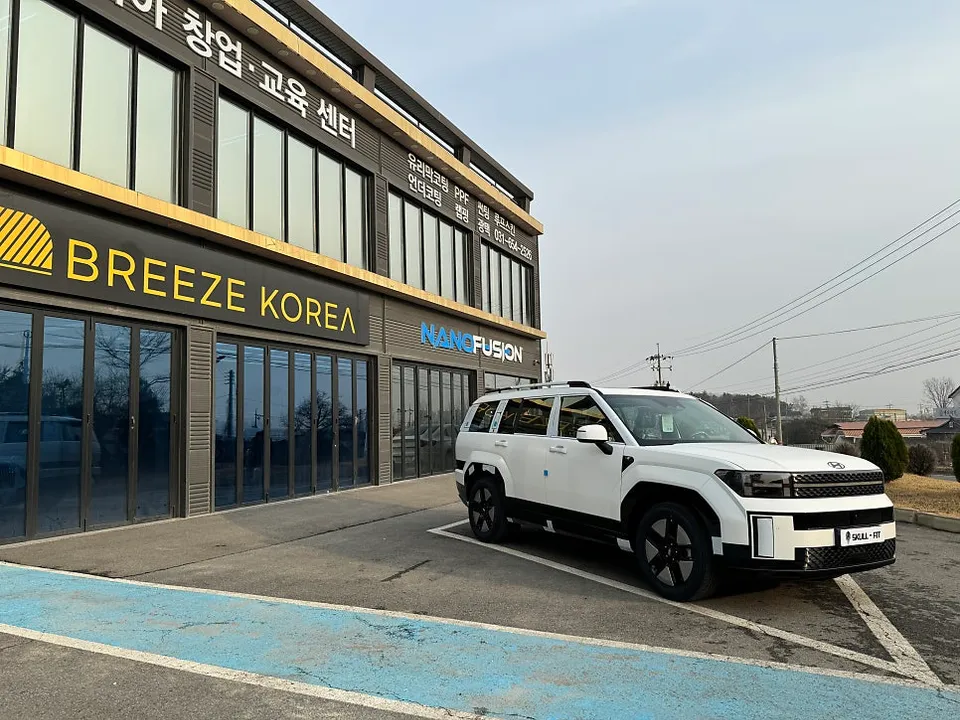 Hyundai Santa Fe MX5 Vinyl Wrap Review: Cost & Results photo 2