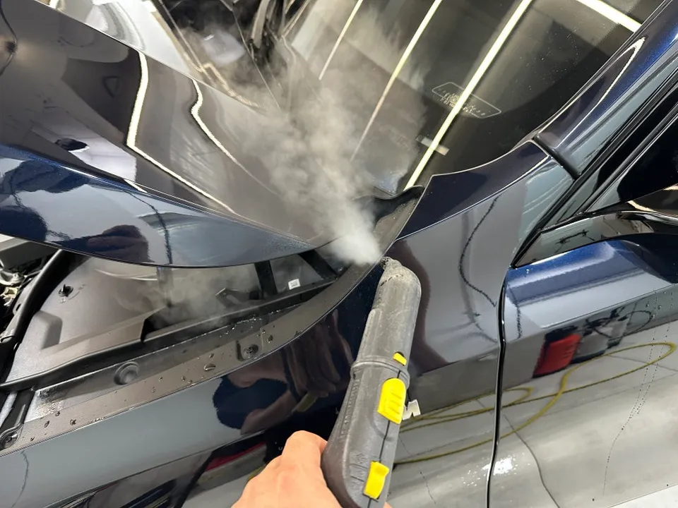 BMW 5 SeriesのPPF施工事例 施工写真 4-2