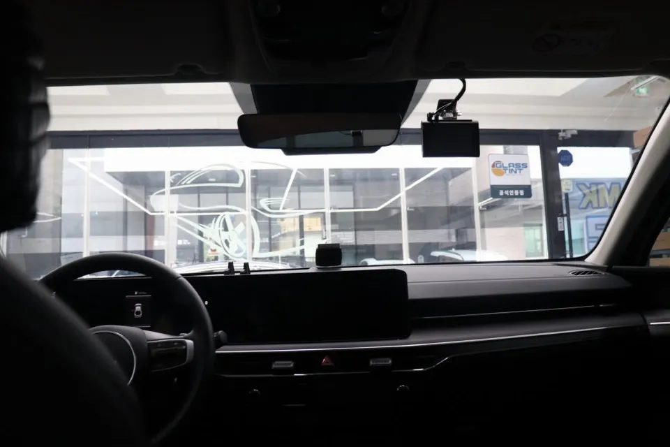 Kia K5 カーフィルム施工事例｜費用目安・仕上がり 施工写真 1-2