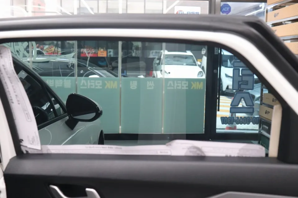 Kia K5 カーフィルム施工事例｜費用目安・仕上がり 施工写真 1-3
