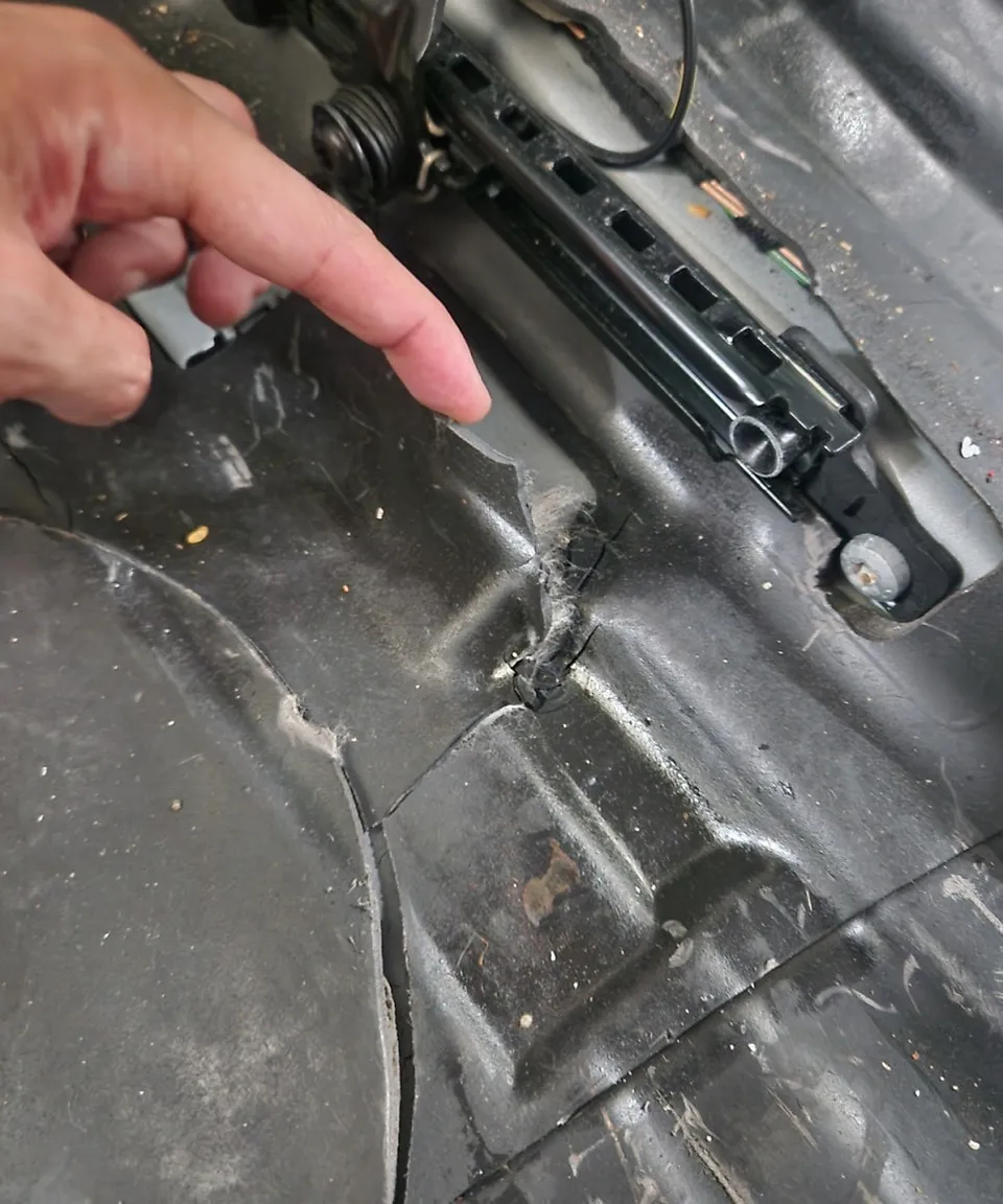 Mercedes-Benz S-Class undercoating - Mercedes-Benz S-Class Undercoating Review — Odor Elimination photo 3