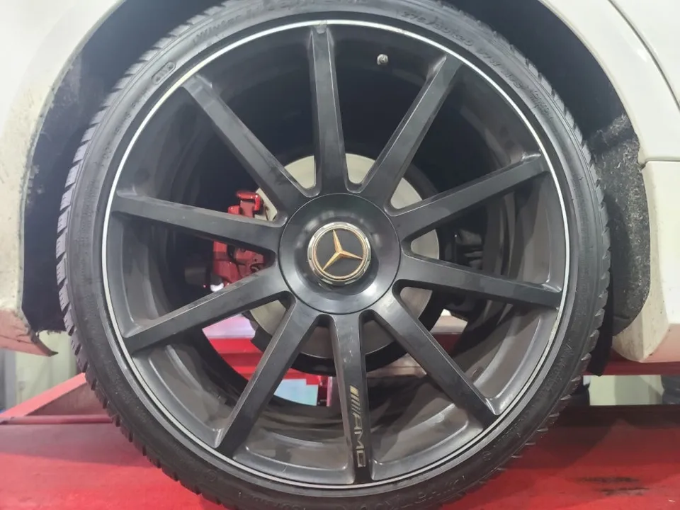Mercedes-Benz CLS wheel repair - Mercedes-Benz CLS Wheel Repair Review — Ghost Chrome Restoration photo 3