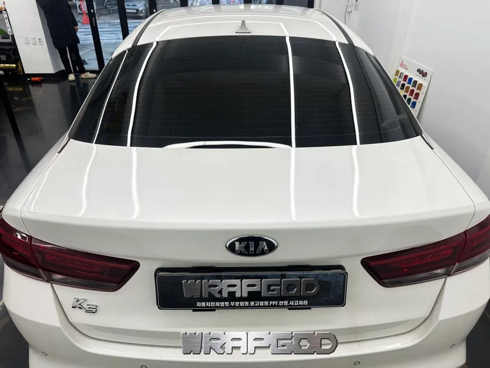 Kia K5のカーラッピング事例|費用目安・仕上がり 施工写真 1-2