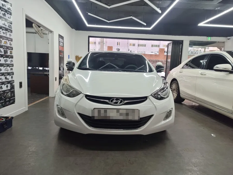 Hyundai Elantra MDのドライブレコーダー取付事例 写真