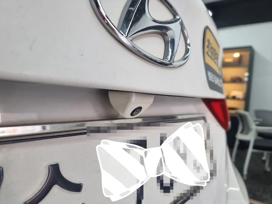 Hyundai Elantra MDのドライブレコーダー取付事例 施工写真 4-1
