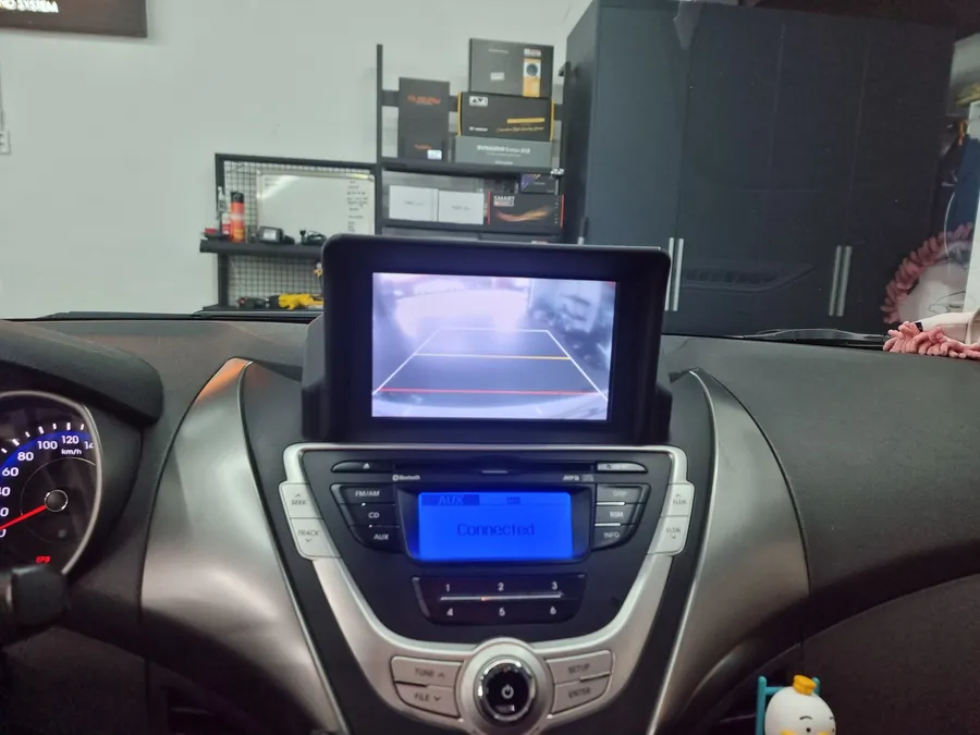Hyundai Elantra MDのドライブレコーダー取付事例 施工写真 3-2