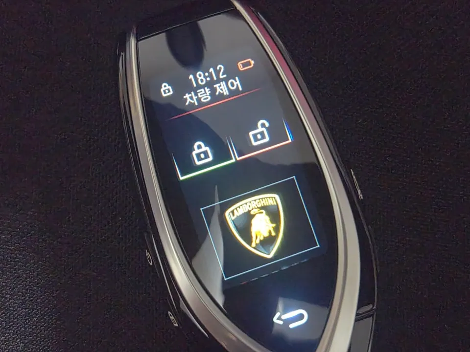 Lamborghini Huracán oem options - Lamborghini Huracán OEM Options Review: Display Key Upgrade Cost photo 6