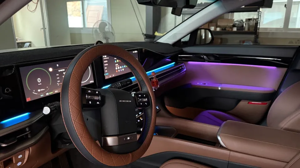 Hyundai Grandeur GN7 ambient lighting - Hyundai Grandeur GN7 Ambient Lighting Review: Cost & Results photo 5