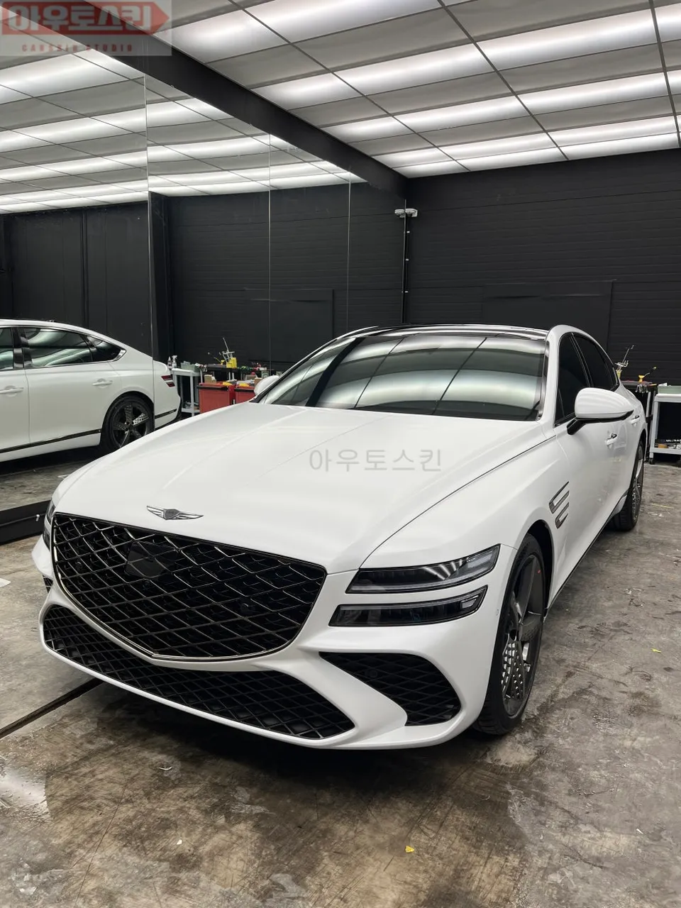 Genesis G80 SportのPPF施工事例｜無光カラー保護 施工写真 2-3