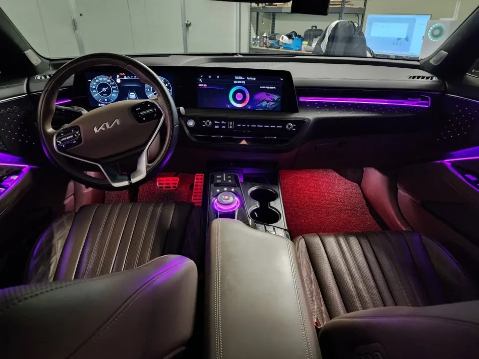 Kia K8 ambient lighting - Kia K8 Ambient Lighting Review: Brighter Interior photo 3