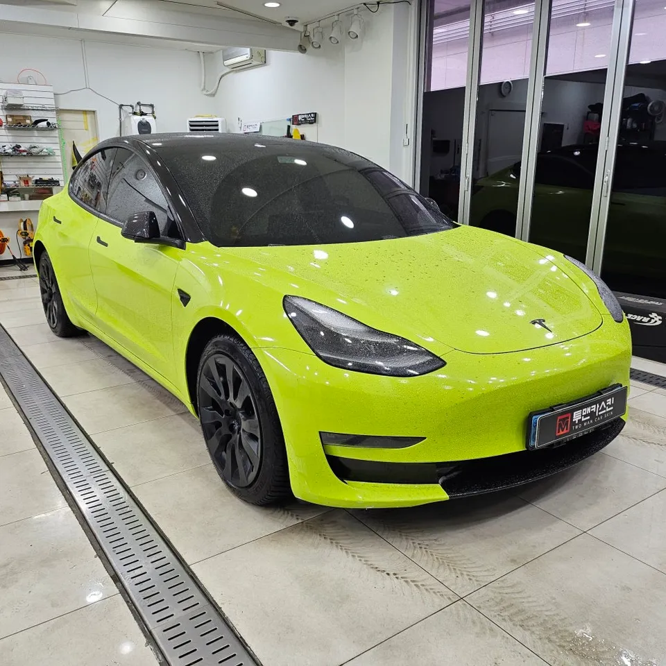 Tesla Model 3のカーラッピング事例|費用目安・注意点 施工写真 1-1