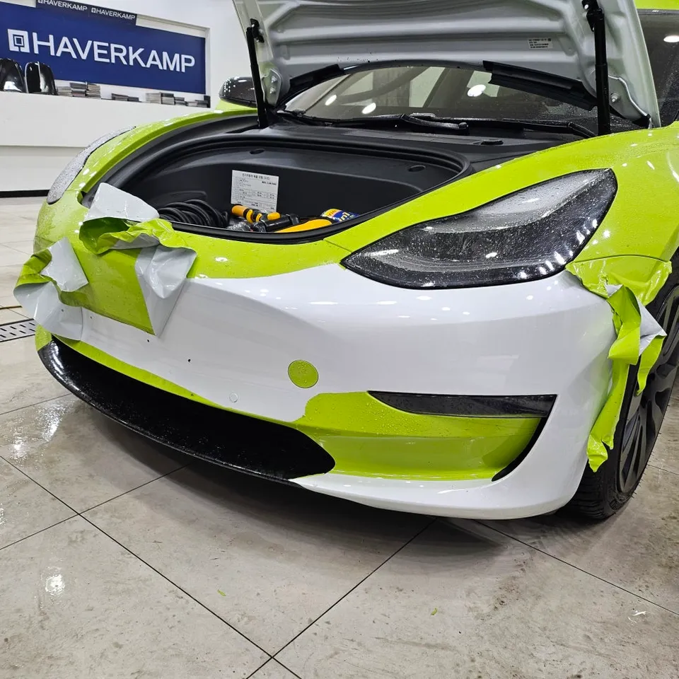 Tesla Model 3のカーラッピング事例|費用目安・注意点 施工写真 3-3