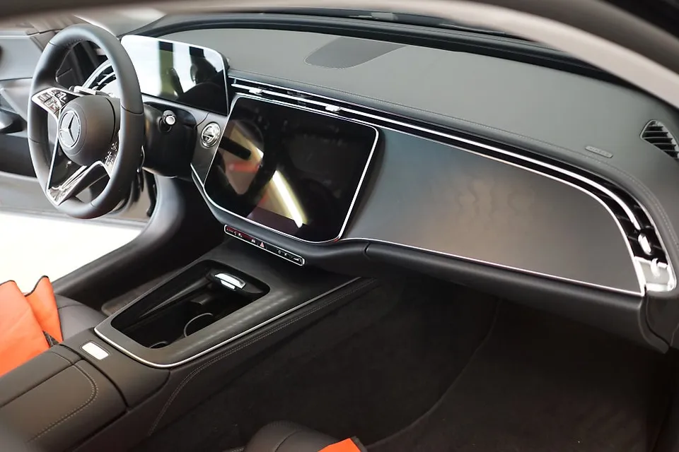 Mercedes-Benz E-Class W214 ambient lighting - Mercedes-Benz E-Class W214 Ambient Lighting Review photo 4