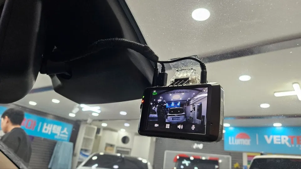 Audi Q5 Dash Cam Installation Review — Cost & Results photo 4