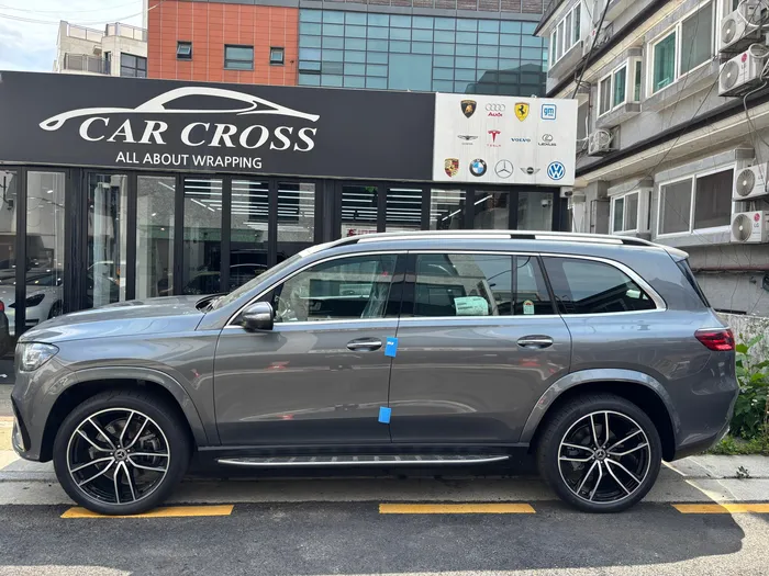 Mercedes-Benz GLSのカーラッピング事例|費用目安・仕上がり 施工写真 1-1