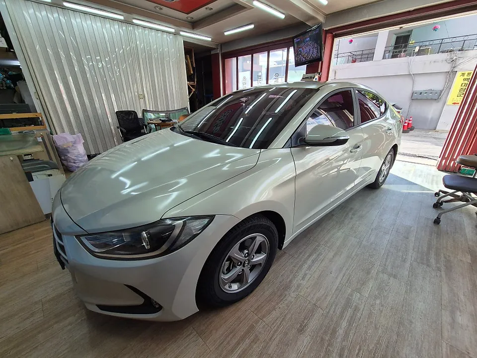 Hyundai Elantraのカーフィルム施工事例｜費用目安・仕上がり 施工写真 5