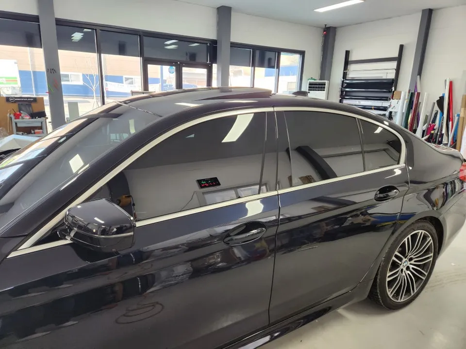 BMW 5 Series vinyl wrap - BMW 5 Series Vinyl Wrap Review: Cost & Results photo 4
