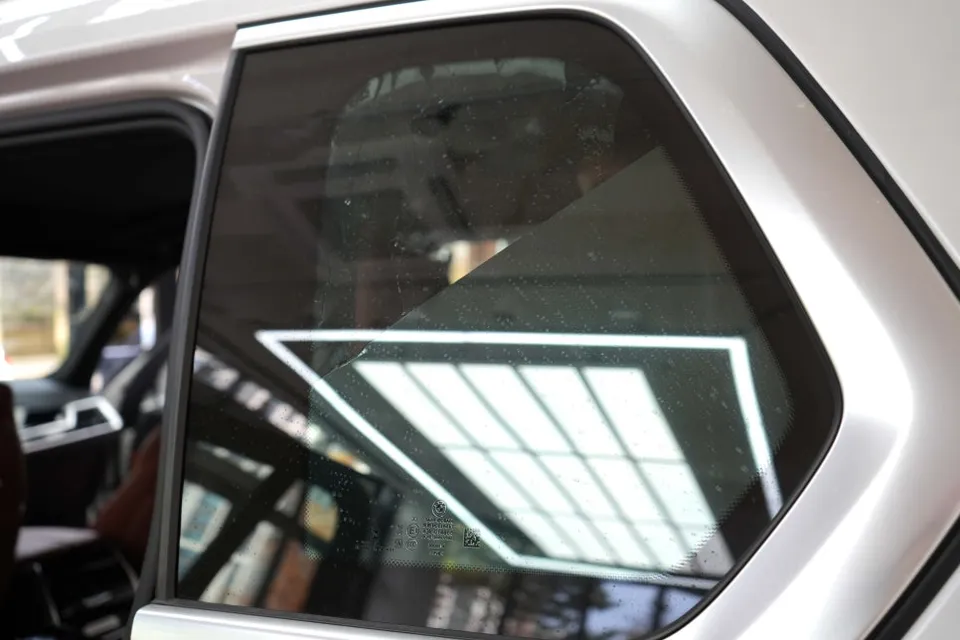 BMW X7のカーフィルム施工事例|費用目安・仕上がり 施工写真 3-3