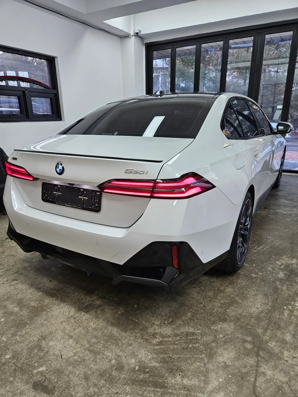 BMW 530i G30 ppf - BMW 530i PPF Interior Review: Preserving New Car Luxury photo 3