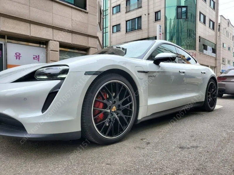 Porsche Panamera 971のホイールリペア・塗装事例 施工写真 4-2