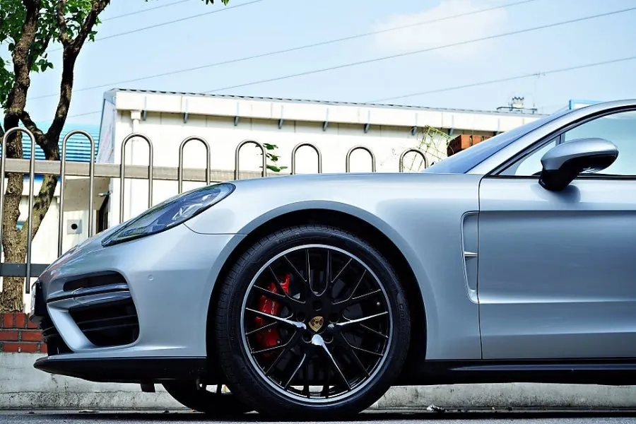 Porsche Panamera 971のホイールリペア・塗装事例 施工写真 1-3