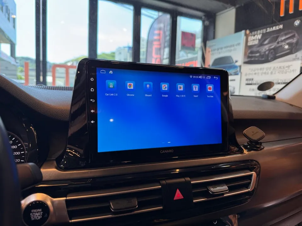 KiaのAndroid Auto・CarPlay取付事例 施工写真 2-1