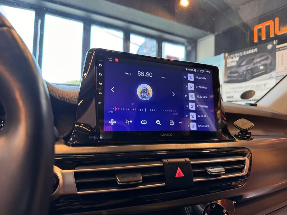 KiaのAndroid Auto・CarPlay取付事例 施工写真 1-2