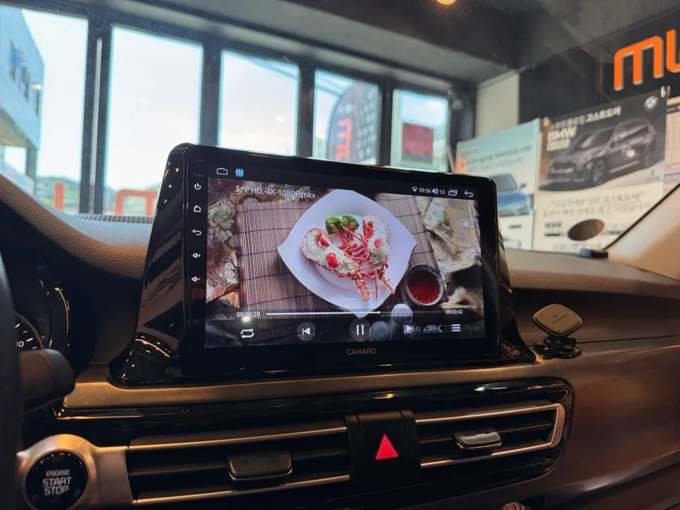 KiaのAndroid Auto・CarPlay取付事例 施工写真 3-2