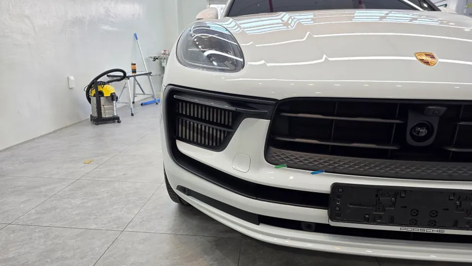Porsche Macan PPF施工事例｜費用目安と仕上がり 施工写真 2-3