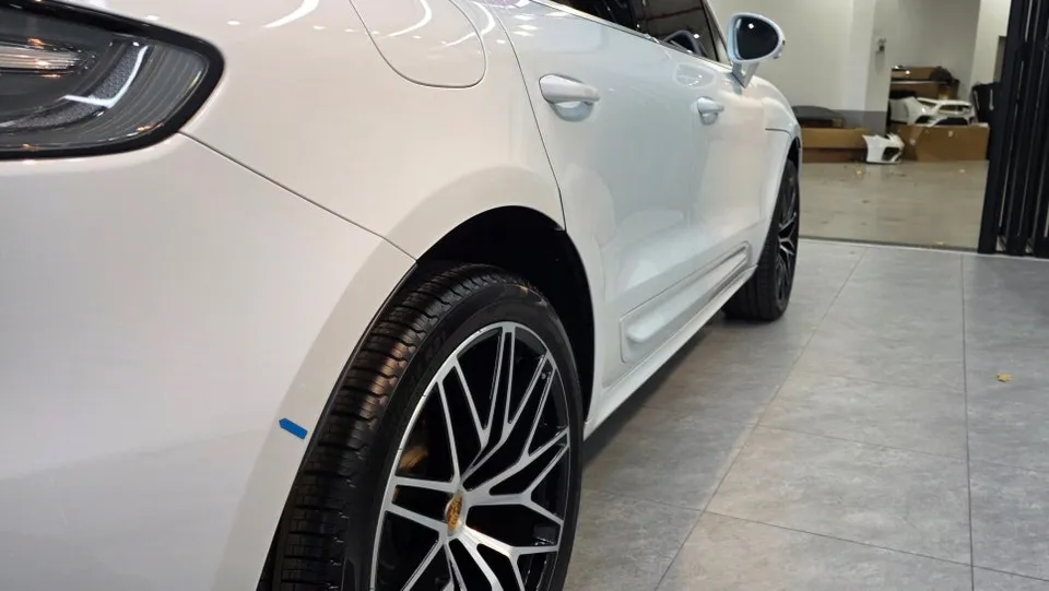 Porsche Macan PPF施工事例｜費用目安と仕上がり 施工写真 3-3