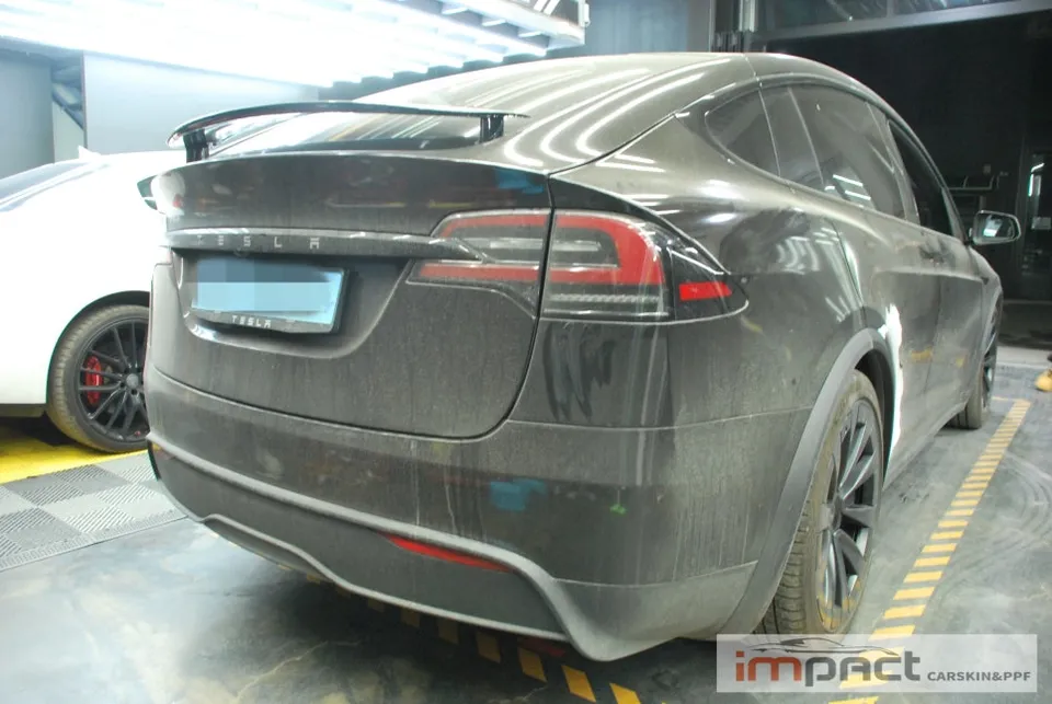 Tesla Model Xのカーラッピング事例｜費用目安・仕上がり 施工写真 2-1