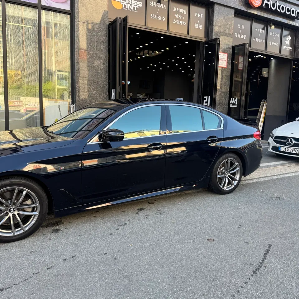 BMW 5 Seriesのガラスコーティング事例｜費用目安・仕上がり 施工写真 2-3