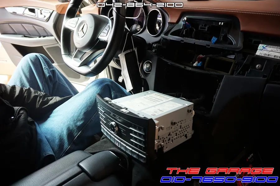 Mercedes-Benz CLS android head unit - Mercedes-Benz CLS Android Head Unit Review: CarPlay Upgrade photo 5