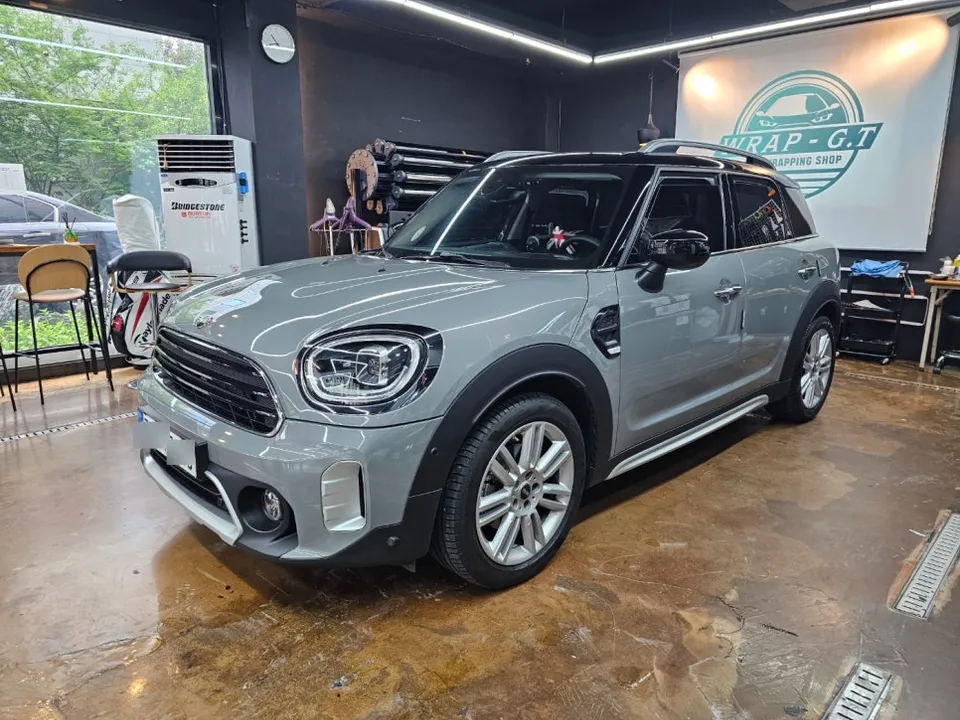 MINI Countrymanのカーフィルム施工事例|費用目安・仕上がり 施工写真 3-1