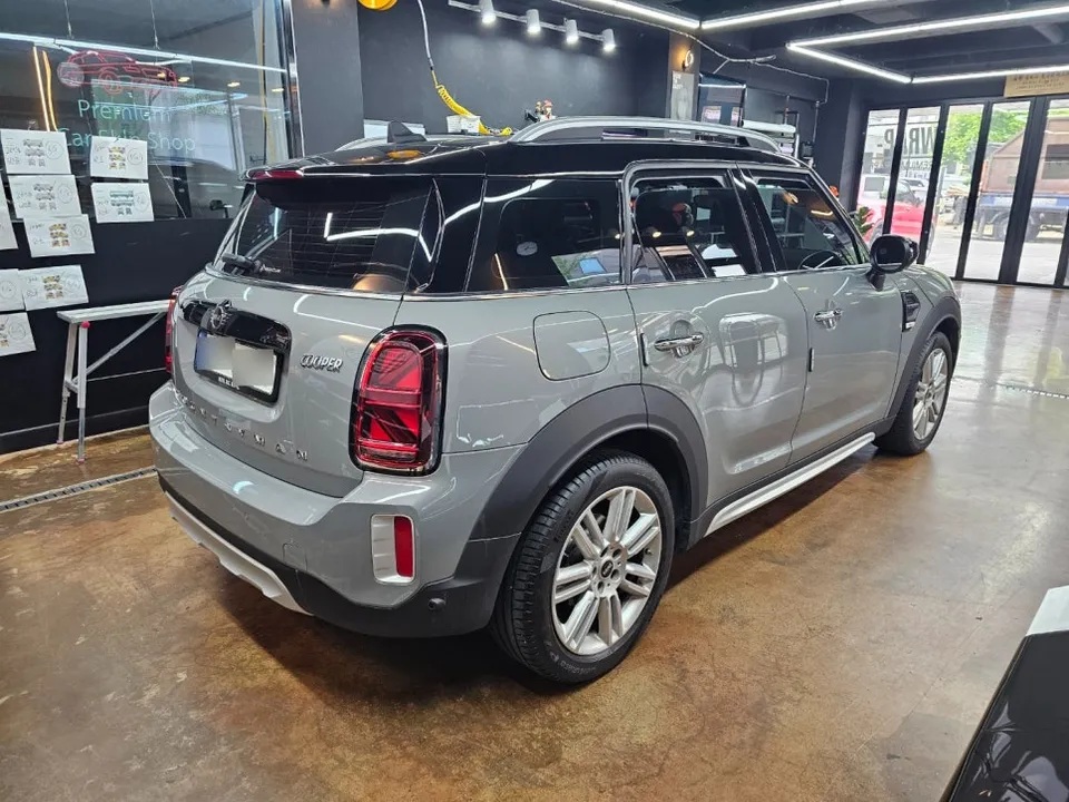 MINI Countrymanのカーフィルム施工事例|費用目安・仕上がり 施工写真 3-2