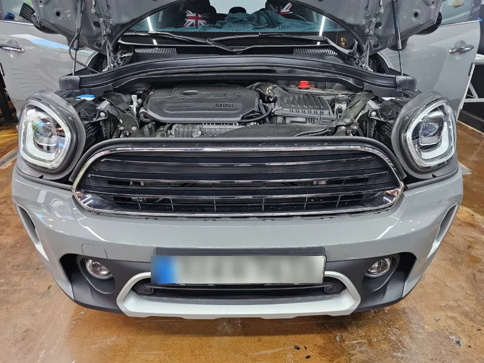 MINI Countrymanのカーフィルム施工事例|費用目安・仕上がり 施工写真 1-3